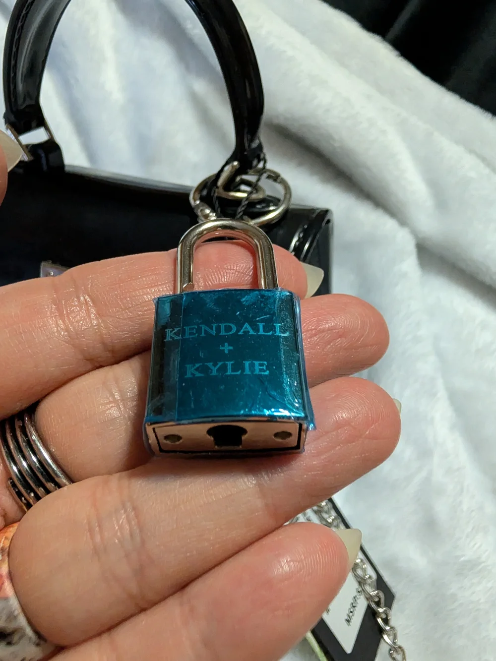 Kendall + Kylie Turn Lock Silicon Bag (Model KKB-401)